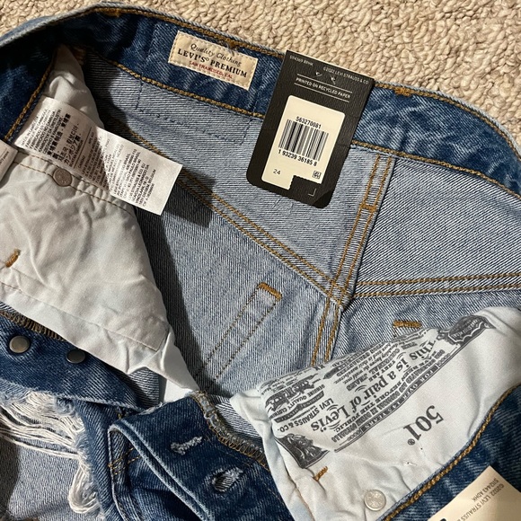 Levi’s 501 Shorts - Picture 3 of 4